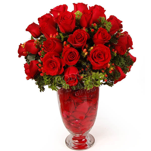 Gentle Hearts - Roses in Vase